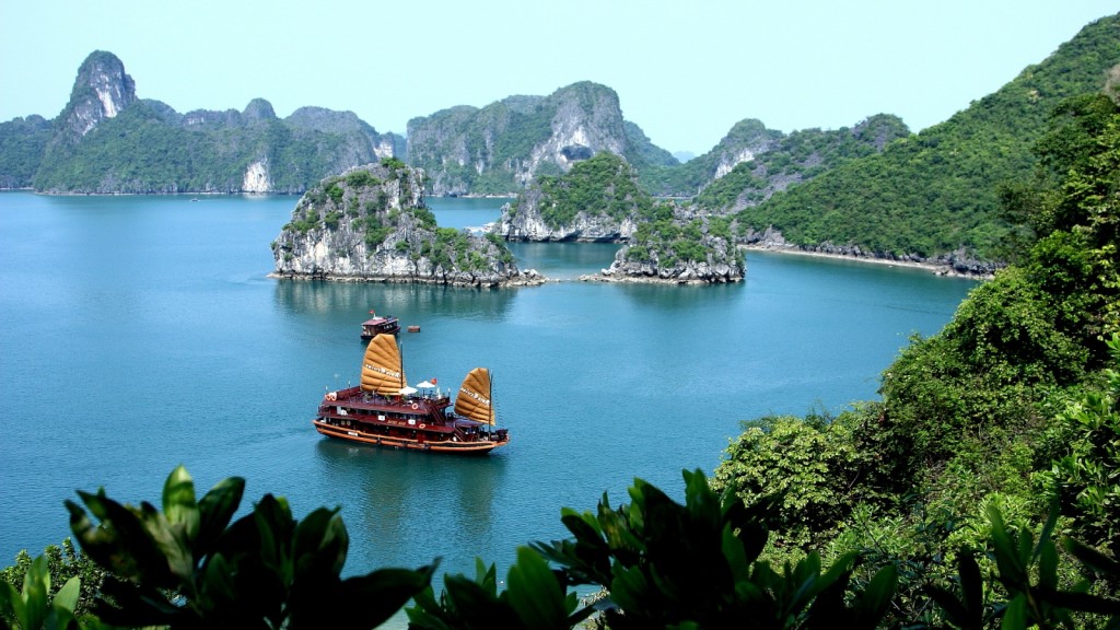 Cruise in Halong Bay