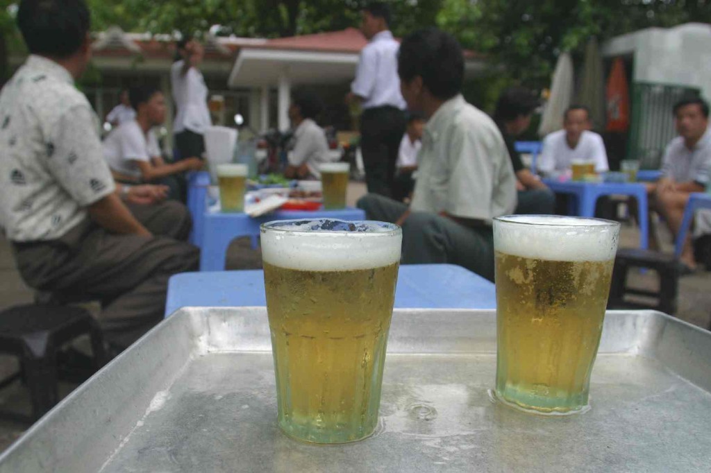 Local bia hoi in a corner of hanoi