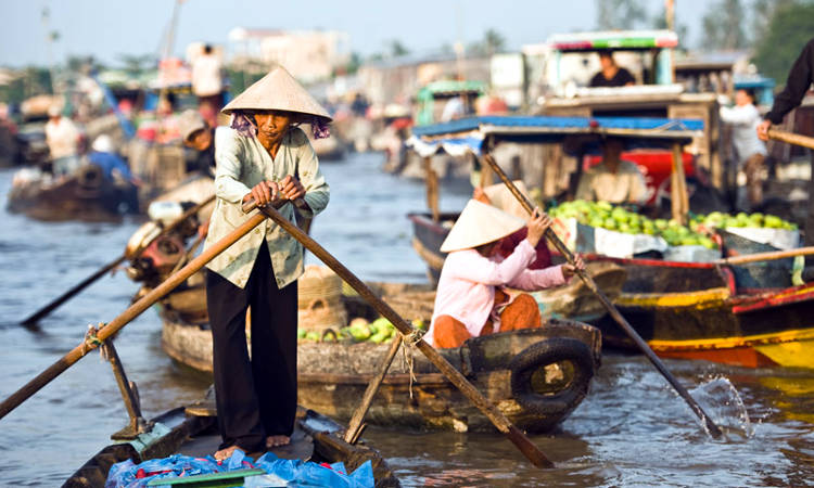 Cai Rang floating market in Mekong delta.