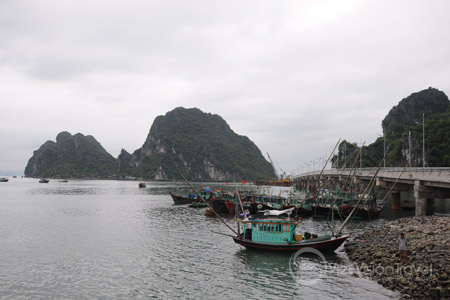 Bai Tu Long Bay - Vietnam luxury tours