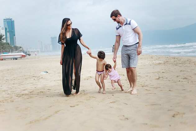 danang family tour at beach