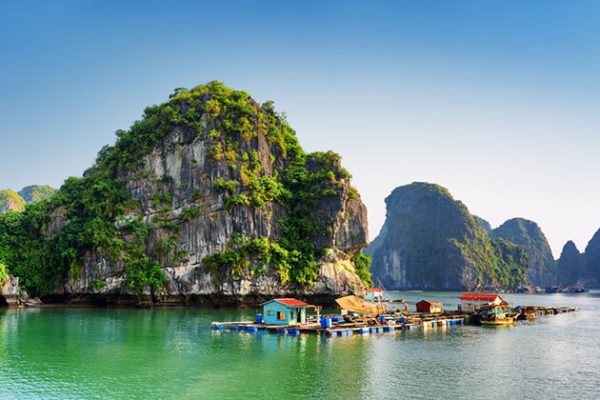 floating village near cat ba island