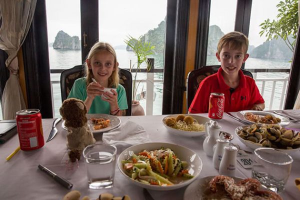 halong bay seafood lunch with kids