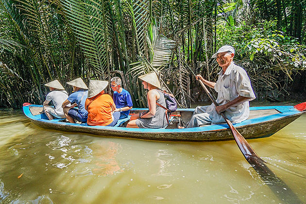 mekong delta sampan tour - Vietnam family tours