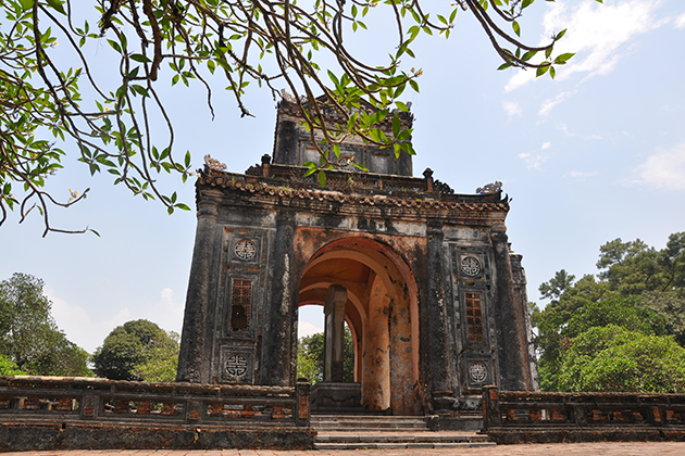 tu duc tomb hue vietnam and cambodia tour in 14 days