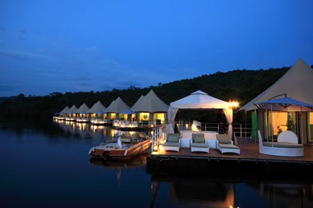 4 River Floating Lodge