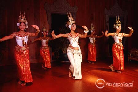 Apsara Dancers
