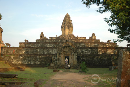 Bakong Temple 