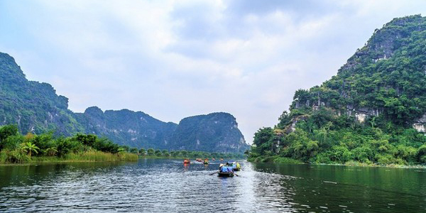 Boat along Ngo Dong River