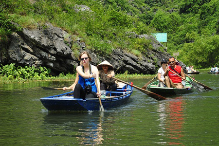 Boat trip to visit Halong Bay on Land of Vietnam