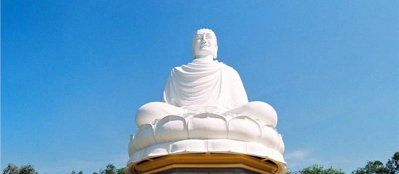 Buddha statue at the Long Son Pagoda nha trang