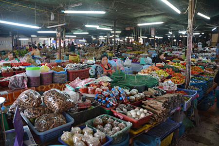 Central Market of Phonsavanh offer everything