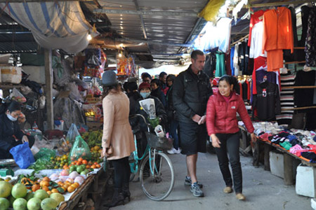 Dong Ngac market