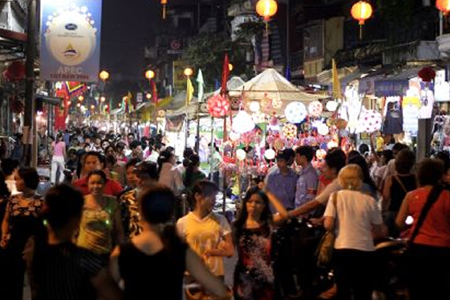 Dong Xuan Night Market