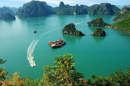 Halong Bay helicopter tour 1 day