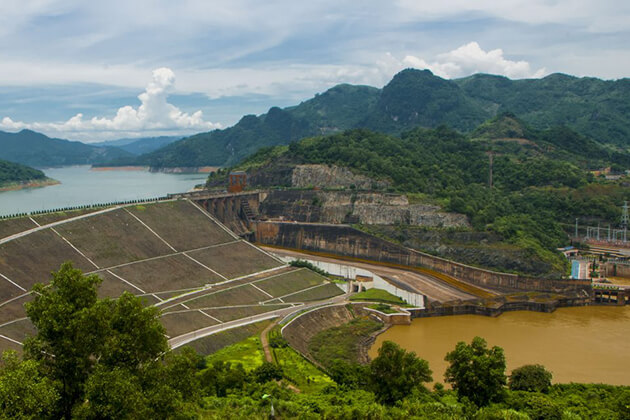 Hoa Binh dam and reservoir
