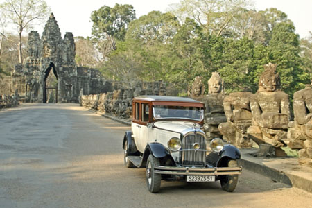Honeymoon tour in Angkor Thom