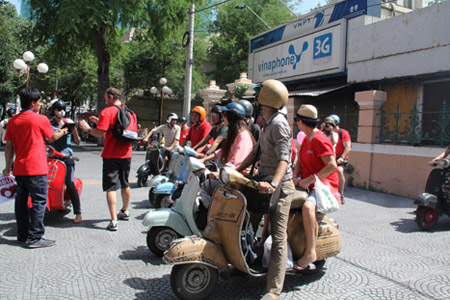 Vespa tour - Vietnam culinary tours