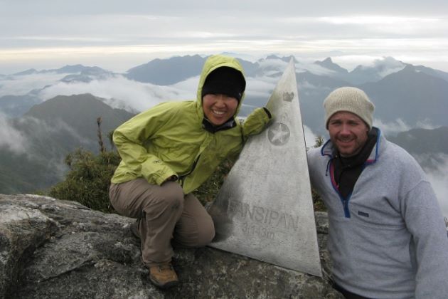 conquering mount fansipan in sapa trekking tour