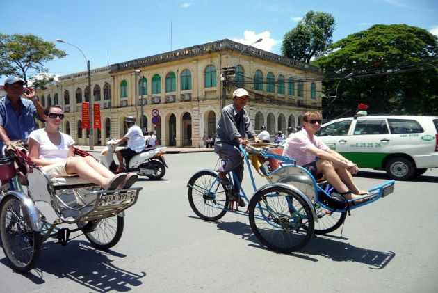 cyclo tour in hanoi honeymoon packages