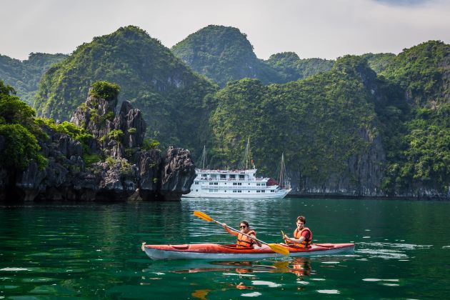 discover halong bay by kayak