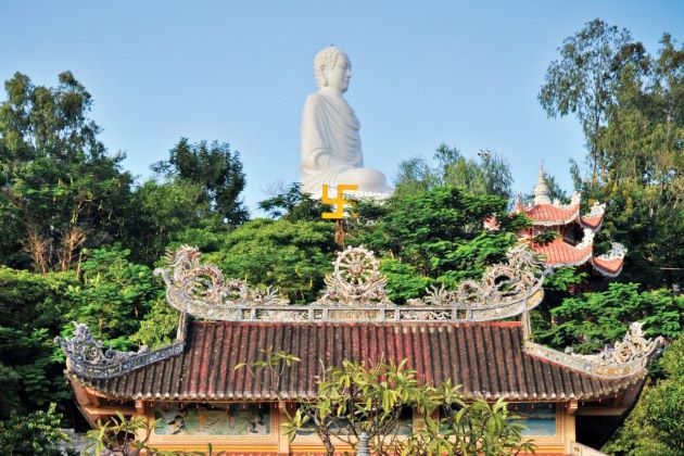 explore long son pagoda in nha trang