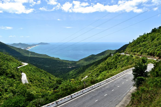 hai van pass in central vietnam