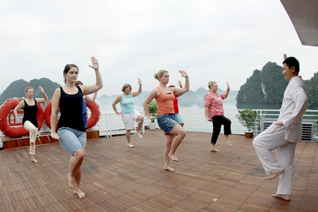 halong bay taichi lesson with family