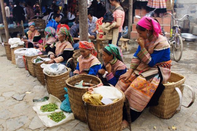 local vendors at bac ha market