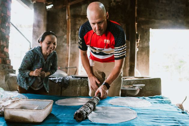 making rice paper in nha trang