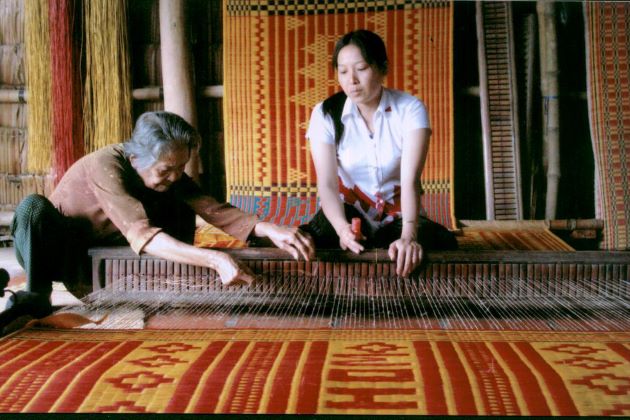 mat weaving house in mekong delta
