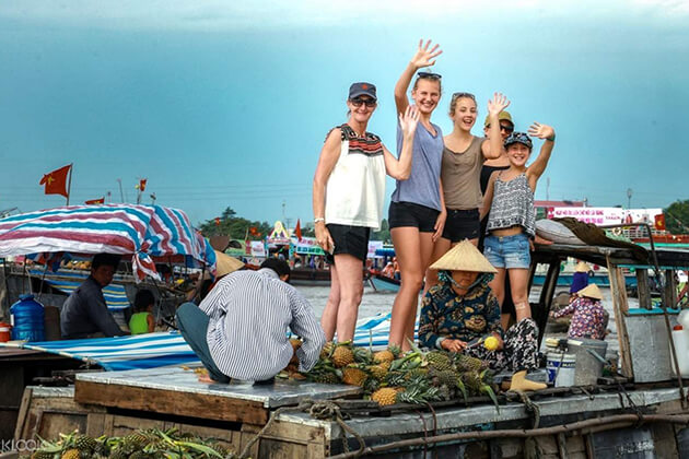 mekong delta family tour at cai be floating market