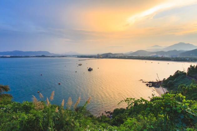 panoramic view of hai van pass