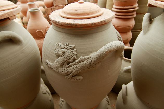 pottery products in phu lang village
