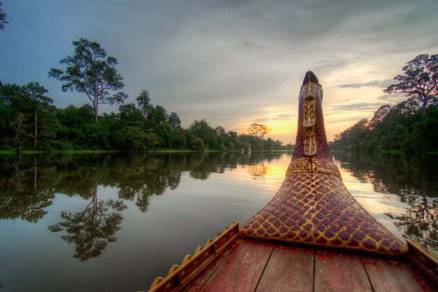 sunset cruise in angkor thom