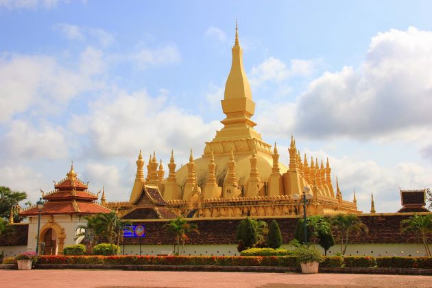 that luang stupa in vientiane
