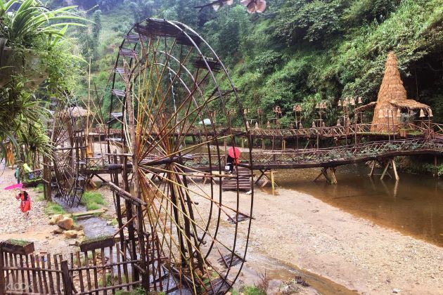 the wooden wheel in cat cat village