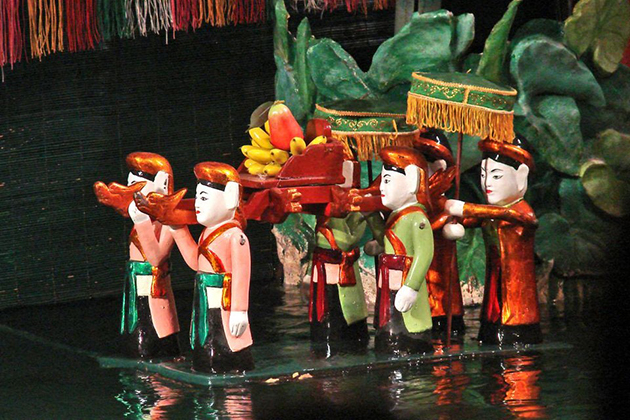 traditional water puppet show in hanoi