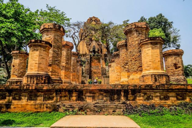 visit Ponagar Temple in Nha Trang