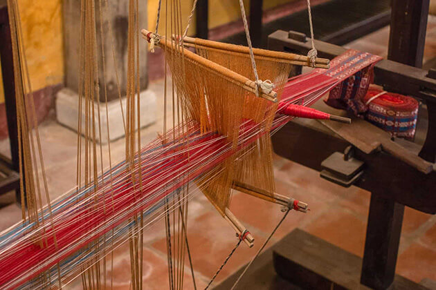 weaving loom at hoi an museum