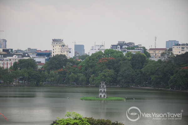 Hoan Kiem Lake Photos