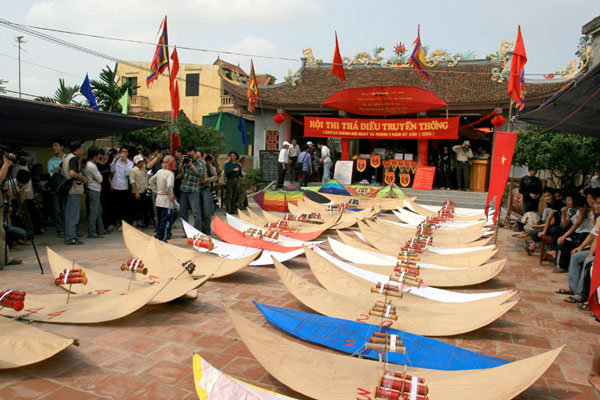 Kite Flying Festival in Ha Noi