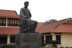The statue of Nguyen Du