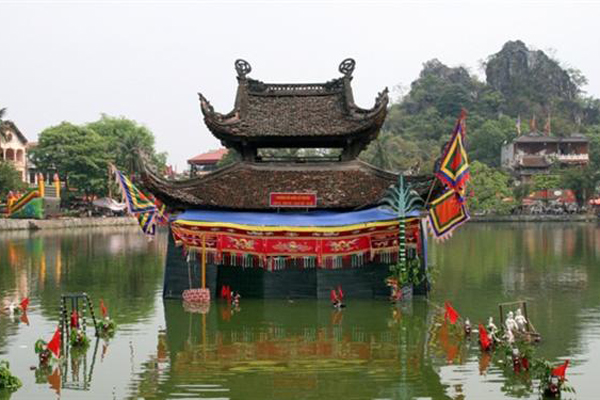 Thuy Dinh in Thay pagoda is a famous place about Water puppet