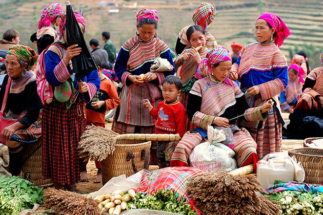 ha giang market - vietnam vacation