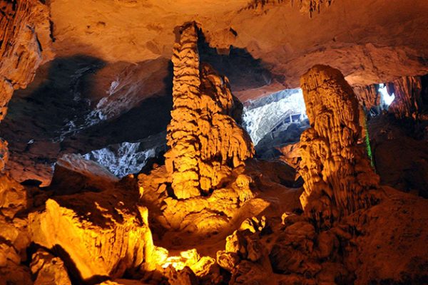 halong bay cave