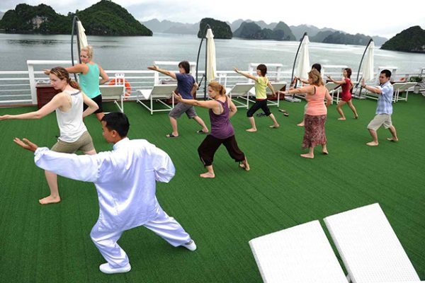 tai chi lesson in halong bay with family