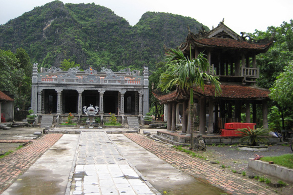Thai Vi Temple - Temple of Tran Kings
