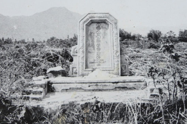 Tran Quy Cap tomb
