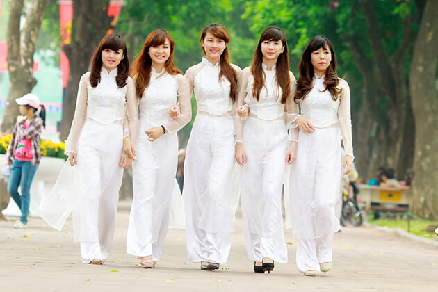 Hoc Sinh Ao Dai Vietnam